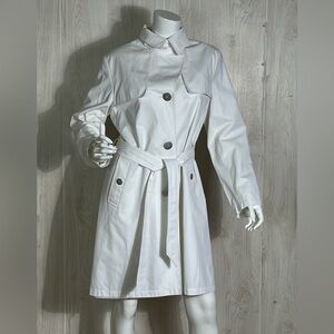 Novelti Women's White Trench Coat size 11/12 Belt unique buttons